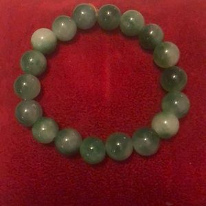 Green jade beaded bracelet
